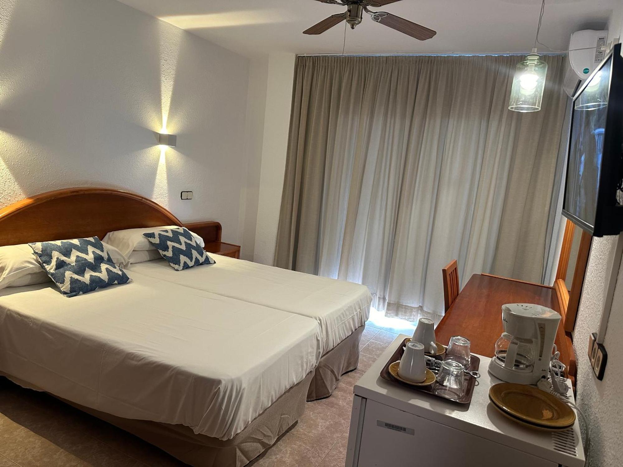 Hostal De La Caravel-La กาลาดอร์ ภายนอก รูปภาพ