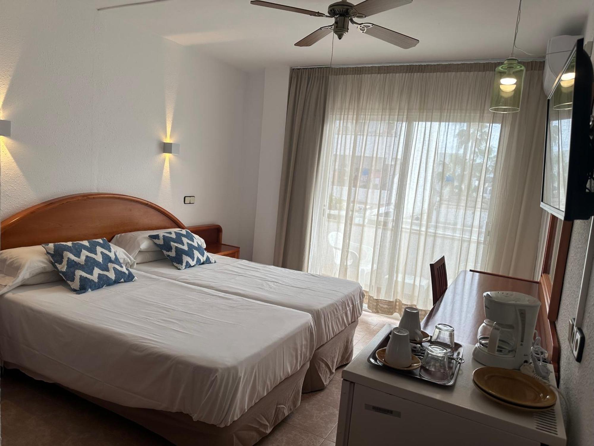 Hostal De La Caravel-La กาลาดอร์ ภายนอก รูปภาพ