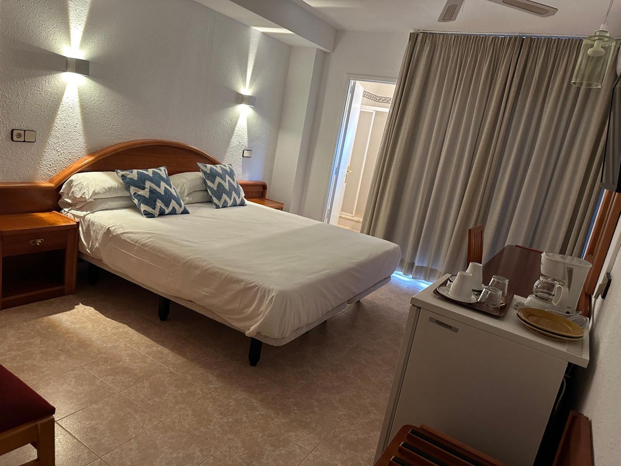Hostal De La Caravel-La กาลาดอร์ ภายนอก รูปภาพ