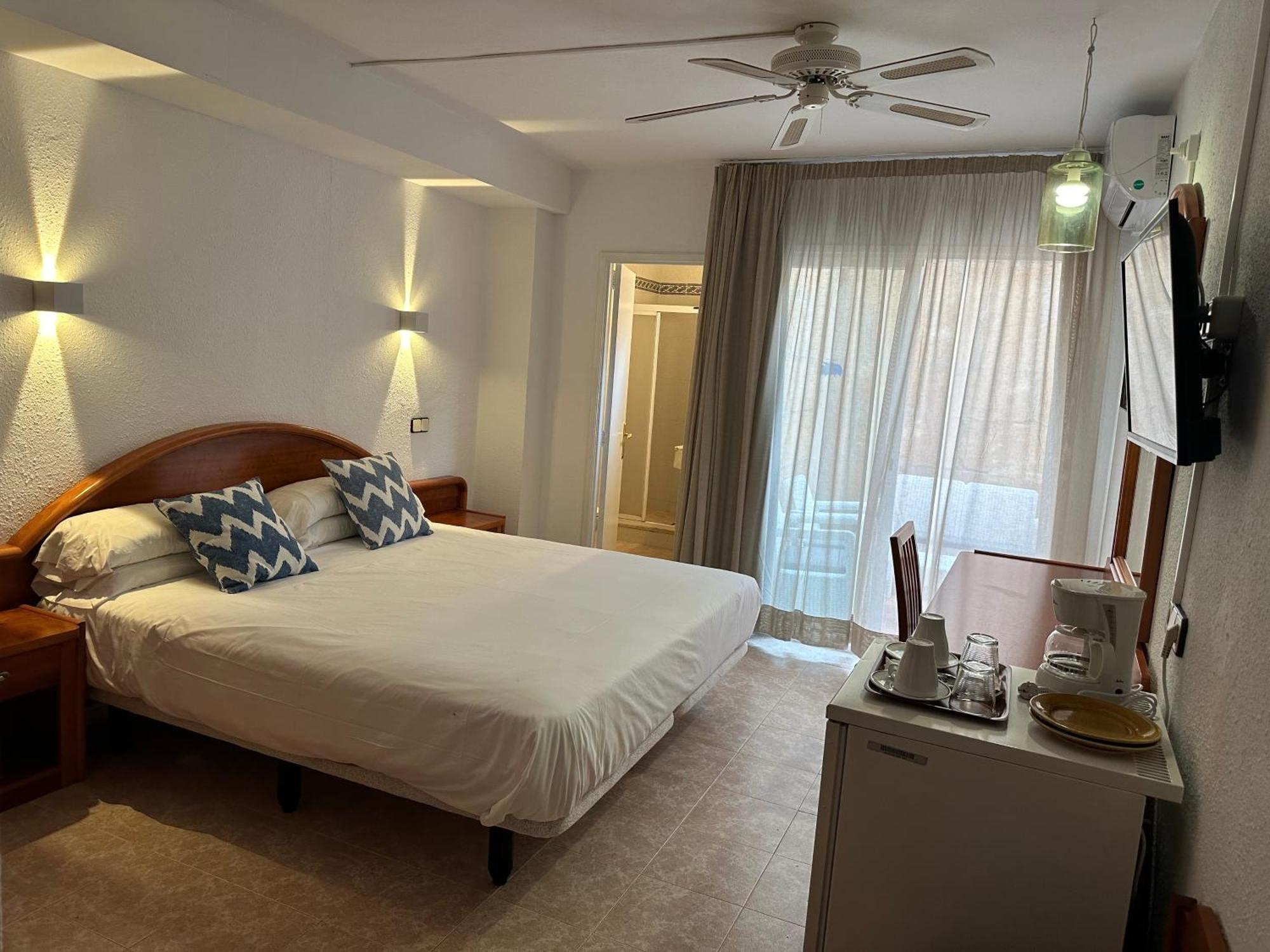 Hostal De La Caravel-La กาลาดอร์ ภายนอก รูปภาพ