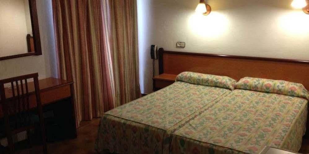 Hostal De La Caravel-La กาลาดอร์ ภายนอก รูปภาพ